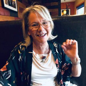 Meet your Posher, Marianne